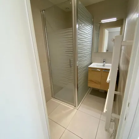 C La Hotel 2*